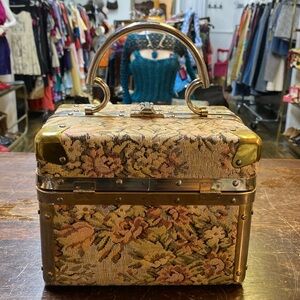 Vintage tapestry box bag